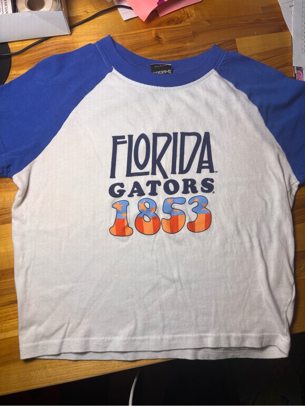 Florida Gators Women’s Crop Raglan Tee in White and Blue